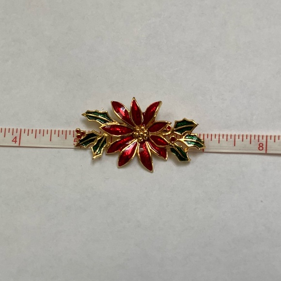 Poinsettia Brooch - Picture 4 of 5